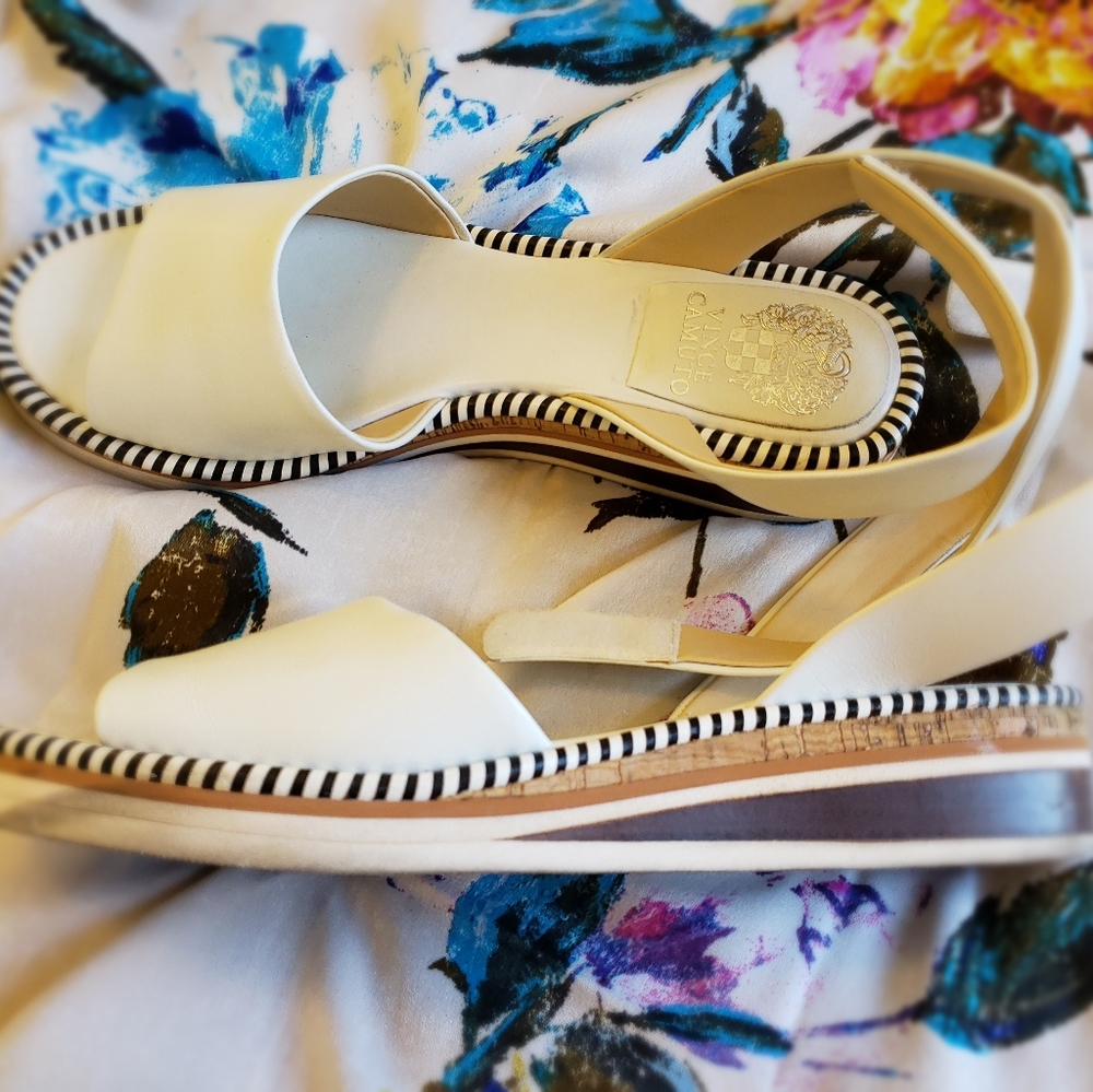 Vince Camuto
Moirina Stacked Platform Sandals